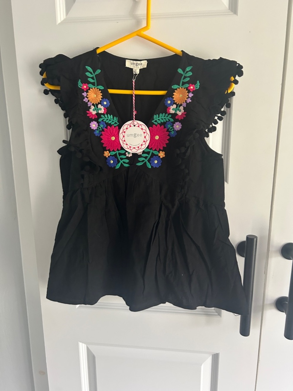 Umgee BOHO Black Embroidered Floral Ruffle Sleeve baby doll top size small